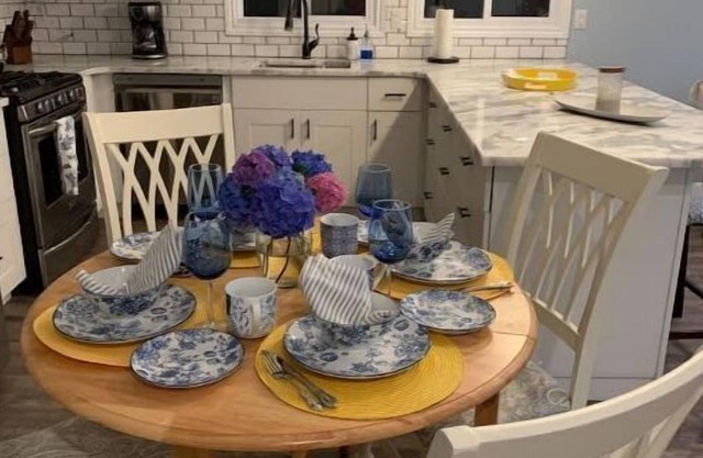 Island View Escape in Historic Amherstburg !