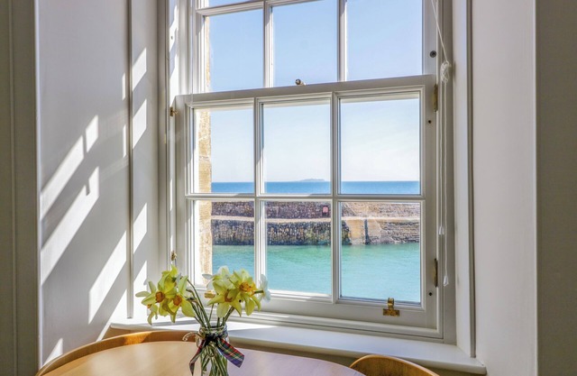 ISLE OF MAY VIEW, family friendly in Cellardyke