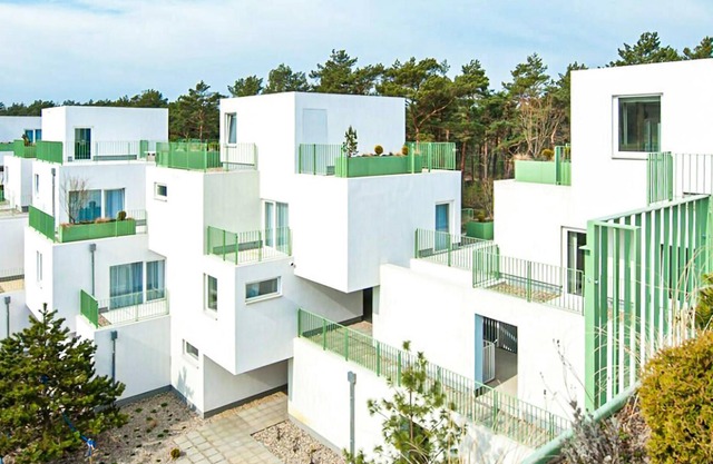 It welcomes you this inviting vacation apartment near the sandy beach.