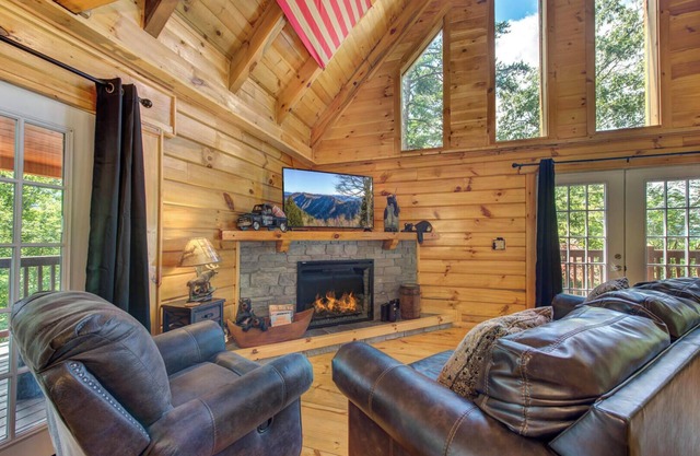 It would be Beary nice to meet you in this new construction log cabin!