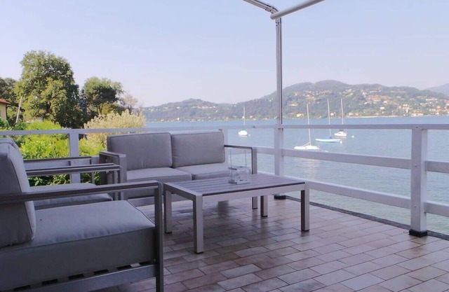 Italian Lakes lakeside villa with direct lake access