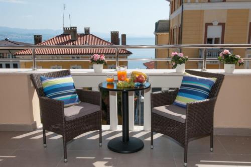 Holiday Opatija Persons 