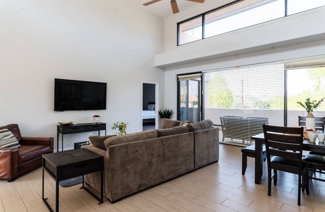 Ivory II By AvantStay | Gorgeous Spacious Home w/Views Close To Old Town