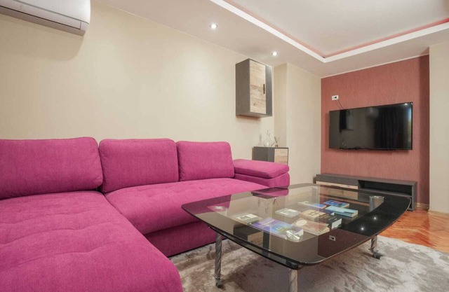 Ivy Central Apartment