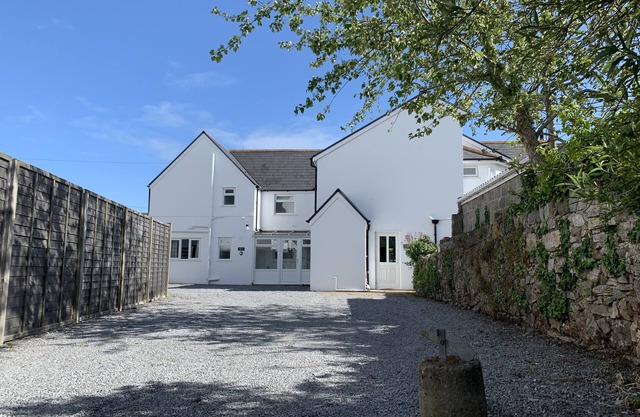 Ivy Cottage - short walk to Port Eynon beach and village amenities