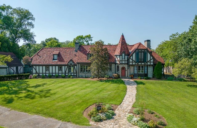 Ivy Hall Home - Great Location!