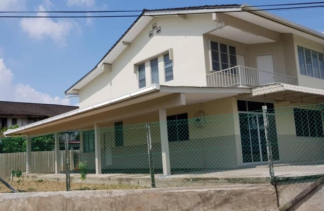 J & I Homestay 2 Person with shared bathroom