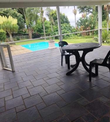 J & J Paradise Guest House