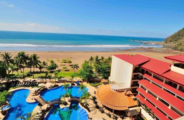 Jaco Beach Front Condo in 5-star resort! 8808