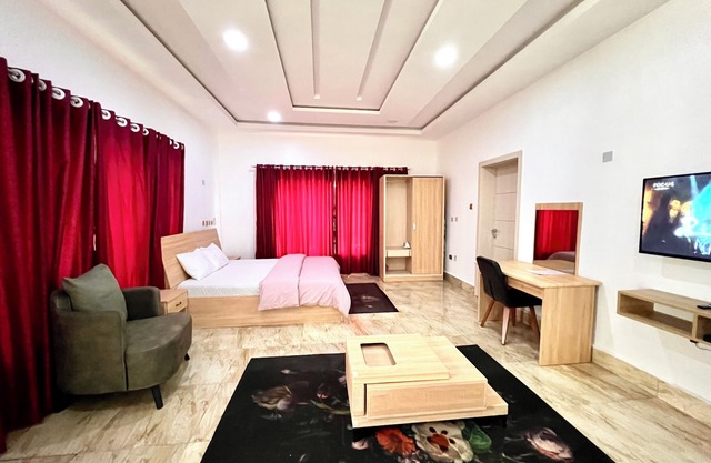JACUZZI LOVE CONDO at UTAKO ABUJA. 24hrs LIT with AC, WIFI & KITCHEN