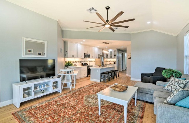 Jamaica Beach Vacation Rental - half Mi to Beach!