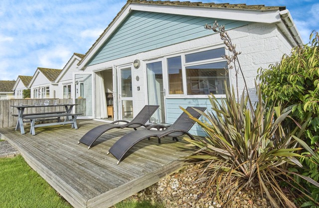 Jamestown 2 - a bungalow that sleeps 6 guests in 3 bedrooms