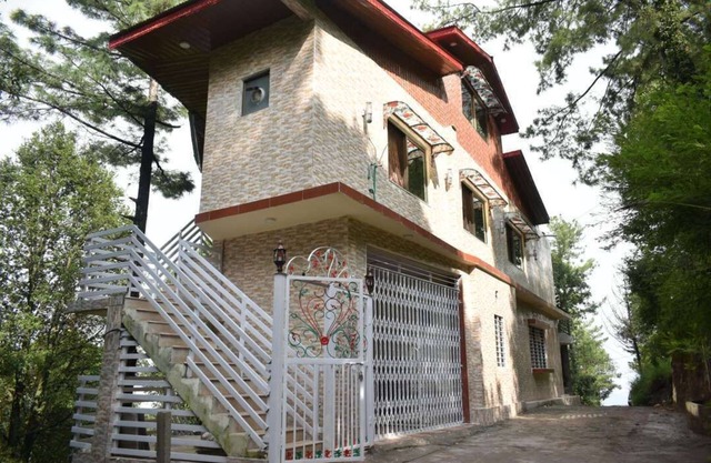 Janjua lodges and Apartments Murree