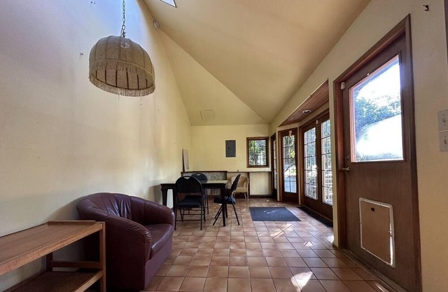 Japanese vintage-style detached cottage near UBC