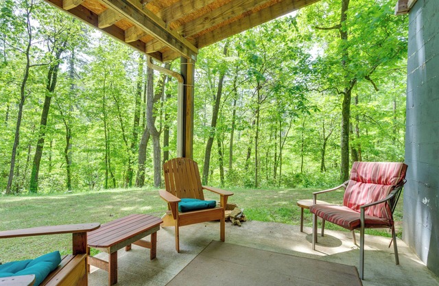 Jasper Apartment w/Patio & Creek Access