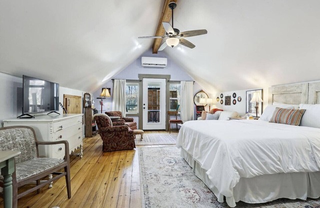 Jasperilla Music Loft by Louisiana Hospitality Group