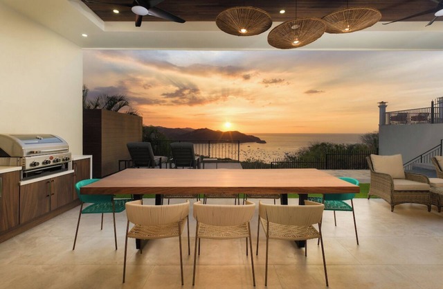 Jaw dropping view. NEW 4-bedroom house with en suite bathrooms. Private pool. AC