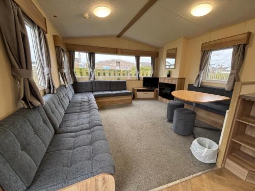 Jay 28, California Cliffs, Parkdean, Sleeps Eight, Free Wi-Fi, Pet Friendly, Bed Linen and Towels Included
