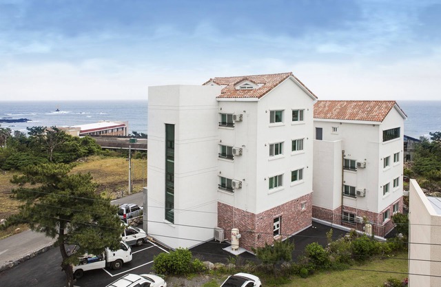 Jeju Aria Pension