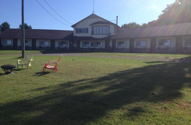 Jemseg Lakeview Motel