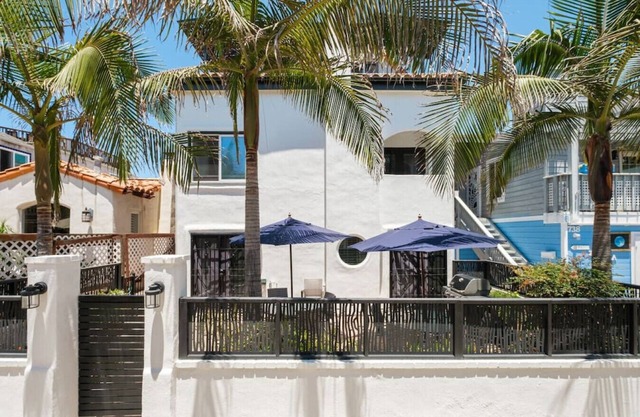 Jersey Court Jubilee! Dual Town Homes on 1 Lot!