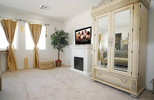 Jewel Estates - Golf Cribs