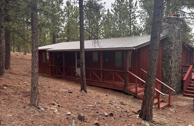 JH Pine Inn Close to Lake Pactola! WIFI!