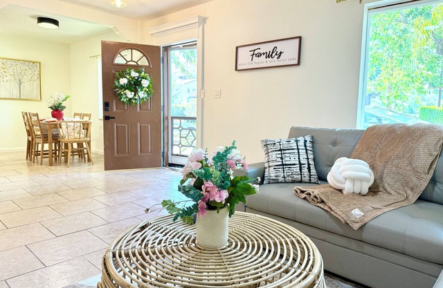 Jie's New! 3B single Home Rosewood with front yard