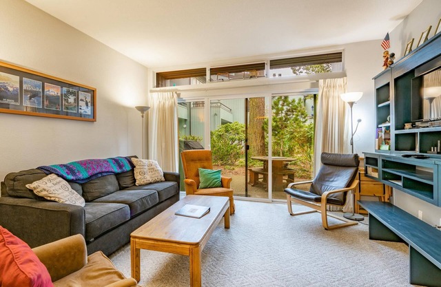 JL 611: Greenbelt 2 Bedroom Condo, walks on the beach, and golf!