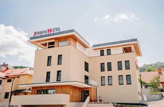 JOHAN HOTEL