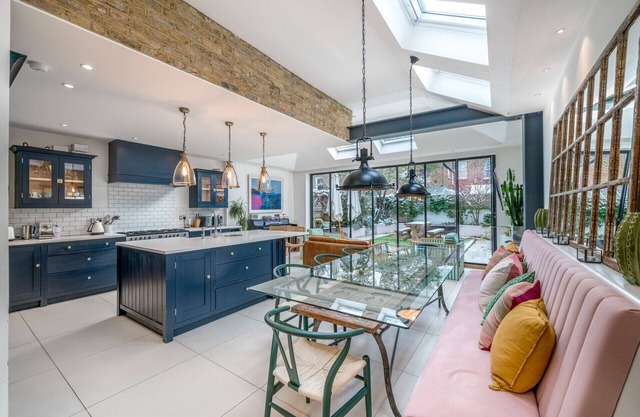 JOIVY Splendid house with garden