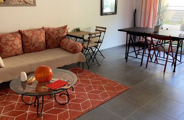 Joli Appartement Avec Terrasse à Villelaure