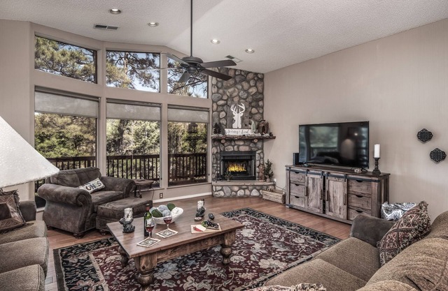 Journeys End | Near Village of Ruidoso, Fireplace!