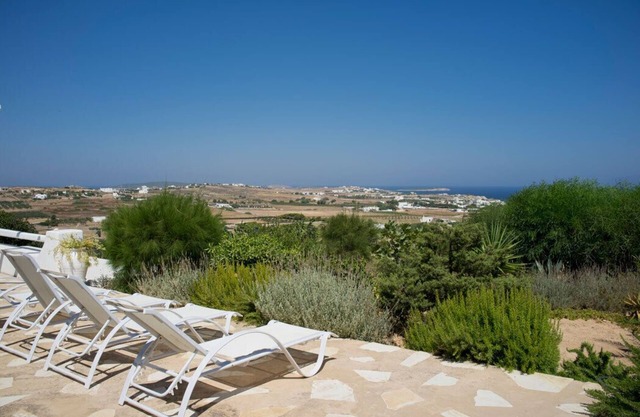 Joy House with sea view near the beach