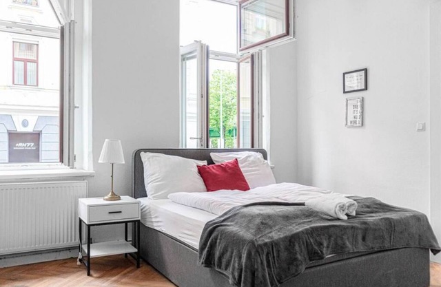 Joyful 4BR Apt @ superb location near AKH Hospital