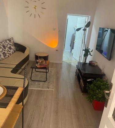 Juliette apt with private garden