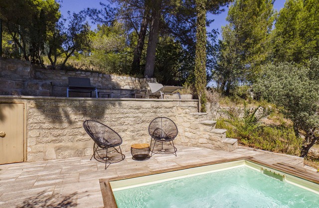 Juliette's house with swimming pool and garden