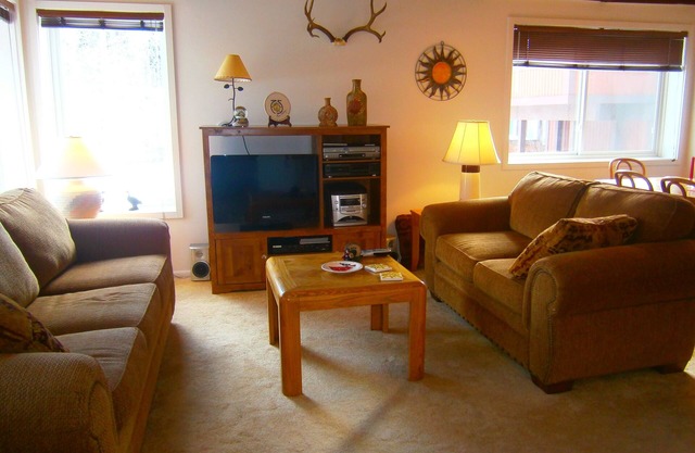 *July 4th Special ! * Spacious 2 BR 2BA Sun Valley Condo
