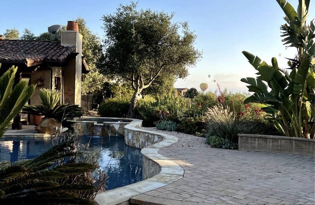 June/July/Aug - Stunning villa with pool/spa/office - gated community