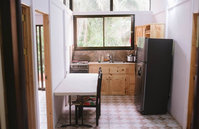 JUNGLE FAMILY HOME #1 AC+ POOL 4 BEDS . CALM . 2BR