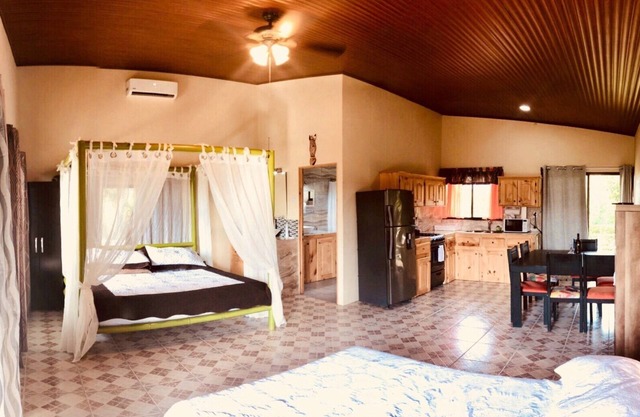 JUNGLE STUDIO 2 beds AC + POOL + ZIPLINE