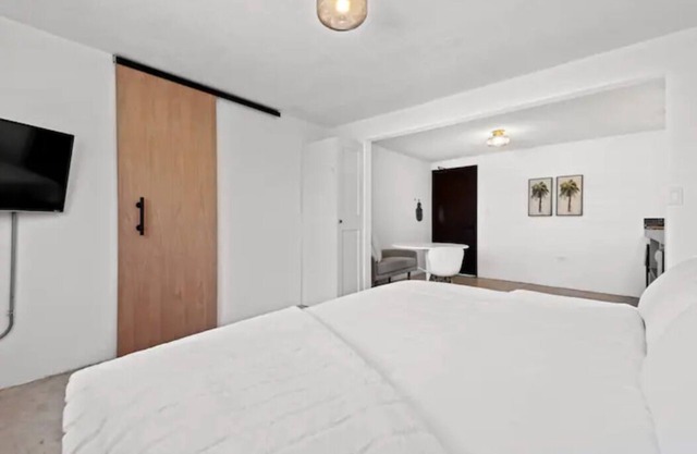 Junior Suite Steps To Loiza Street & Best SJ Beach