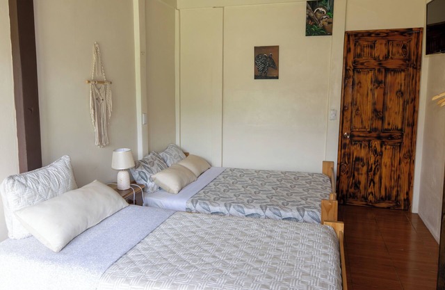 Just 10 minutes from the majestic Rio Celeste Waterfall, pet friendly.