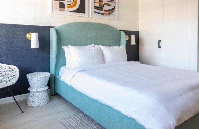 Just a brief walk to Kaiser Permanente Oakland Medical Center!