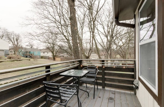 Just Listed, ALL new, 1 Bedroom-East Nash