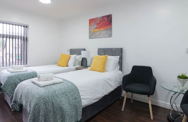 K Suites - Modern Central 2 bed Flat w/Free WIFI