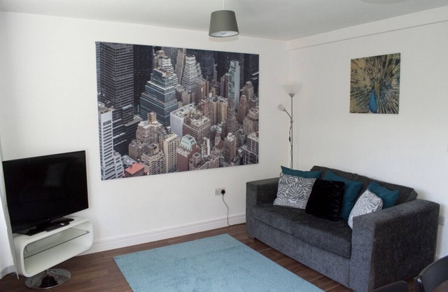 K Suites - Stunning 2 bed Apt w/free Wi-Fi