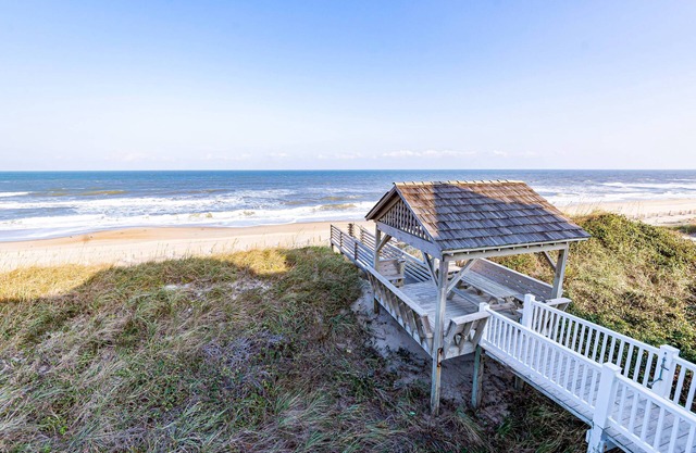K0112 Point of View. OCEANFRONT, Pool, Hot Tub, OF Gazebo, Elevator!