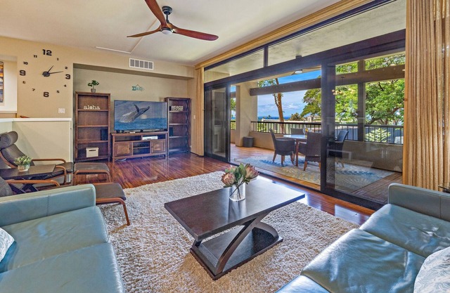 Kaanapali Royal Q202 Modern 2BD Condo on Kaanapali Golf Near Beach w Pool AC