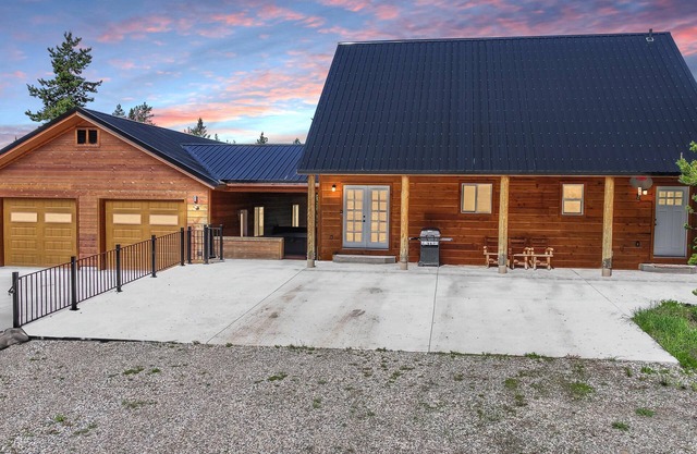 KABINO: Hot Tub Fire Pit Sauna PS3 and 4 Grill WiFi Loft